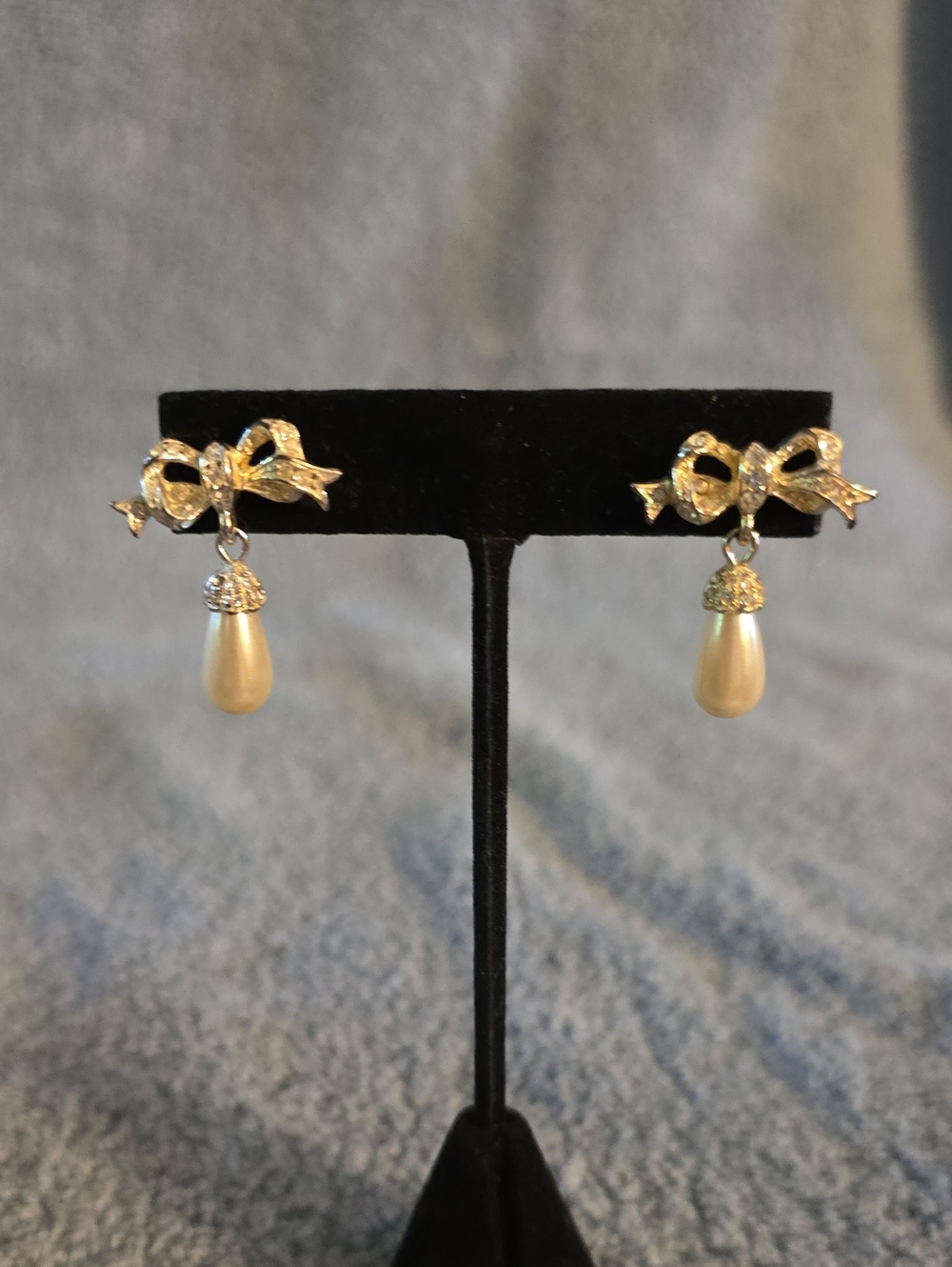 Silver-tonesee Bow Pearl Drop Earrings - Elegant Women’s Jewelry